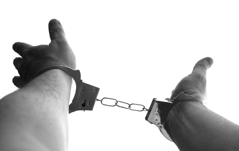 handcuffs-921290_1280.jpeg